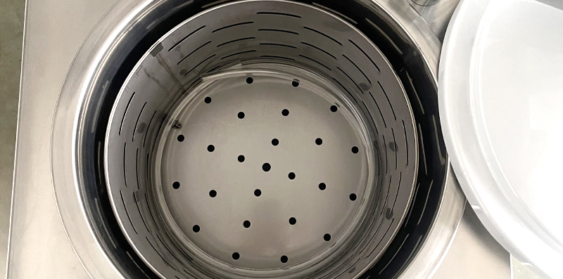 Vertical Pressure Steam Autoclave Interior
